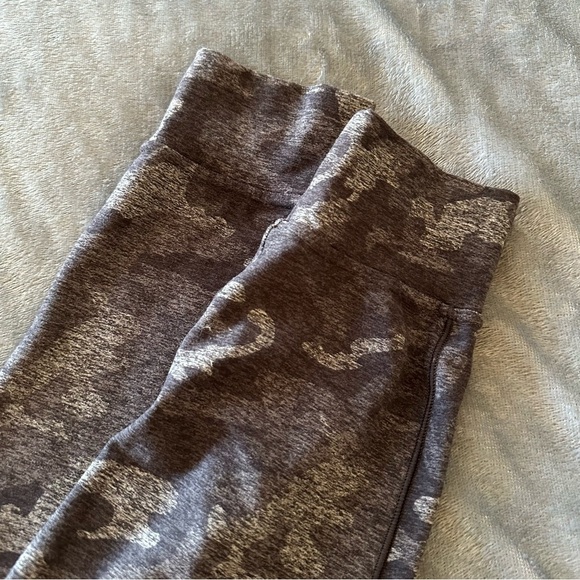 lululemon Ready to Rulu Pant DESIGNED FOR ON THE MOVE Camouflage Joggers Size 4 - Picture 14 of 14